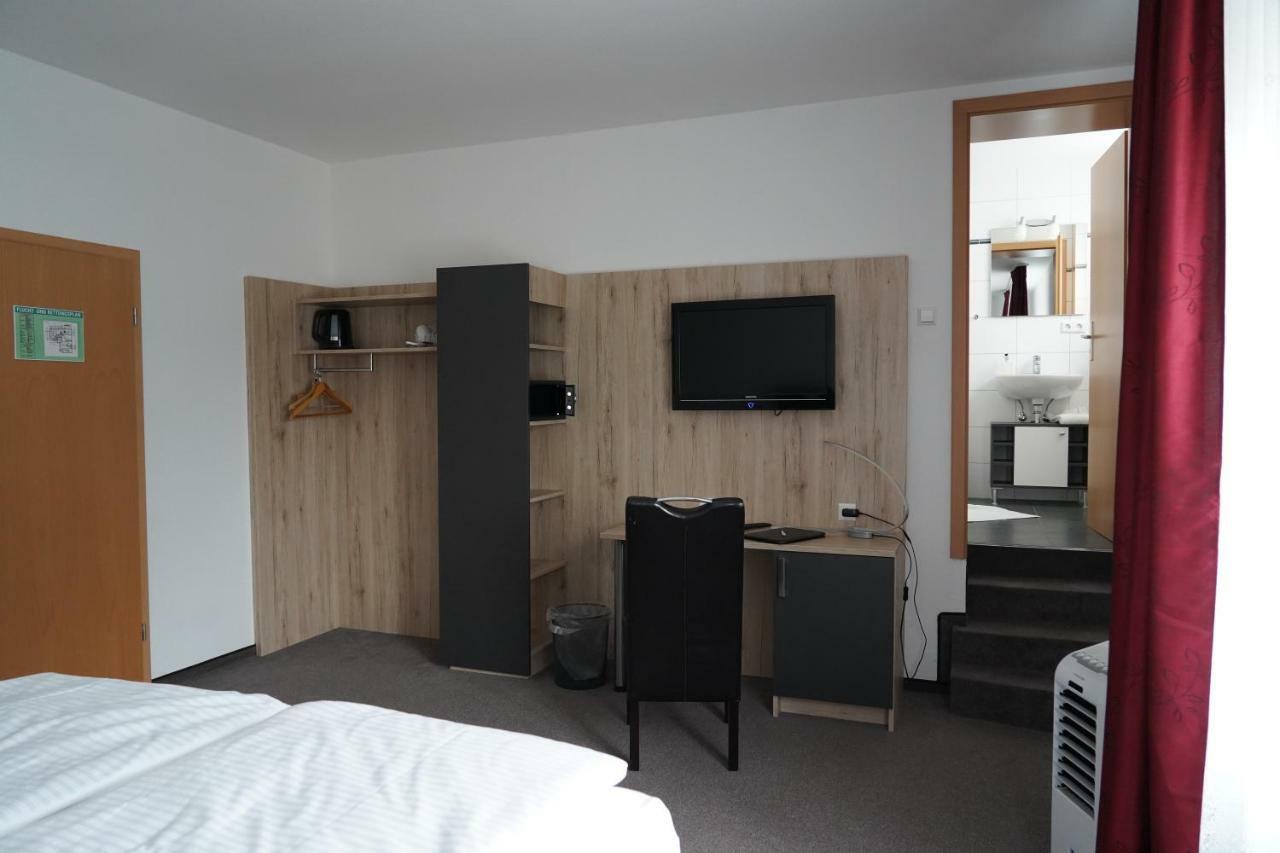Hotel & Restaurant Blume Wolfsburg Eksteriør bilde